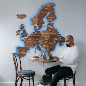 3D-Karte von Europa, RGB-LED-Lichtwandkarte, beleuchtete Holzkarte, Wandkunst aus Holz, Reisekarte aus Holz
