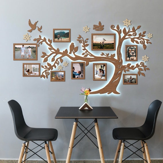 Les stickers muraux avec les arbres décoratifs sont produit sous 8 jours.  Nous avons aussi des arbres généalogiques ou arbres muraux avec photos.