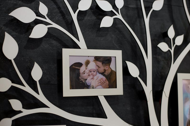 Geführte Fotocollage, hölzerner Stammbaum, Familienfotorahmen, 1. Hochzeitstaggeschenk, geführte Wanddekoration Bild 9