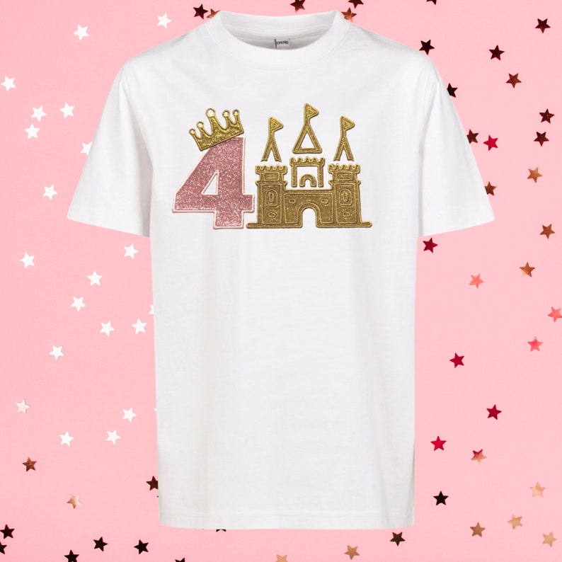 T-shirt anniversaire prénom brodé princesse et château en broderie et tissu appliqué à paillette or et rose taille enfant pour 1 an à 6 ans image 2