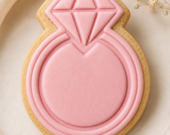 Ring Cookie Cutter + Stamp 6 x 4.7 cm