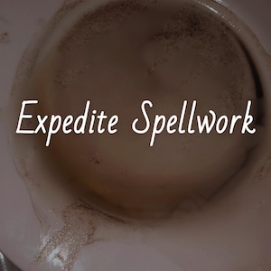 Puede incluir: Imagen de primer plano de un objeto circular de color claro con un interior marrón texturizado. El texto "Expedite Spellwork" está escrito en cursiva blanca en el centro de la imagen. El objeto parece ser un cuenco o un recipiente similar.