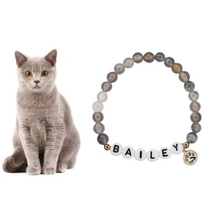 Pet memorial name bracelet, cat name stone bracelet, custom beaded kitty name bracelet, memorial pet jewelry, paw bracelet,animal lover gift