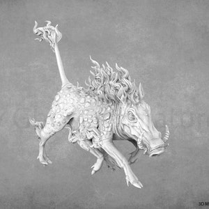 Könnte beinhalten: Eine weiße, detaillierte Miniatur eines Eber-ähnlichen Wesens mit Flammen, die aus seinem Rücken und Kopf schlagen. Das Wesen rennt mit offenem Maul und sichtbaren Hauern nach vorne.