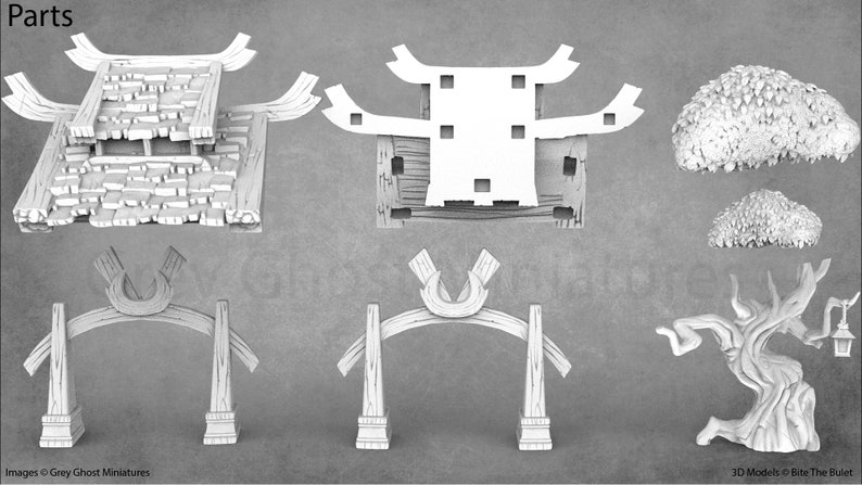 Op de afbeelding: Een set van 3D-geprinte miniaturen van bouwdelen, waaronder een dak, muren, een poort en een boom. De onderdelen zijn wit en hebben een getextureerd oppervlak.
