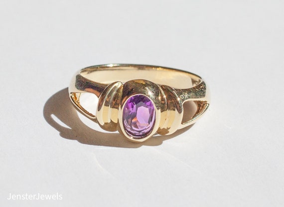 Vintage 14k Yellow Gold Bezel Set Amethyst Ring Size 6