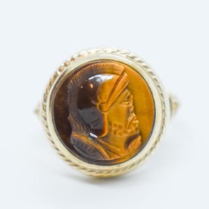 Vintage 10K Yellow Gold Carved Tiger Eye Knight Ring Size 6 1/4