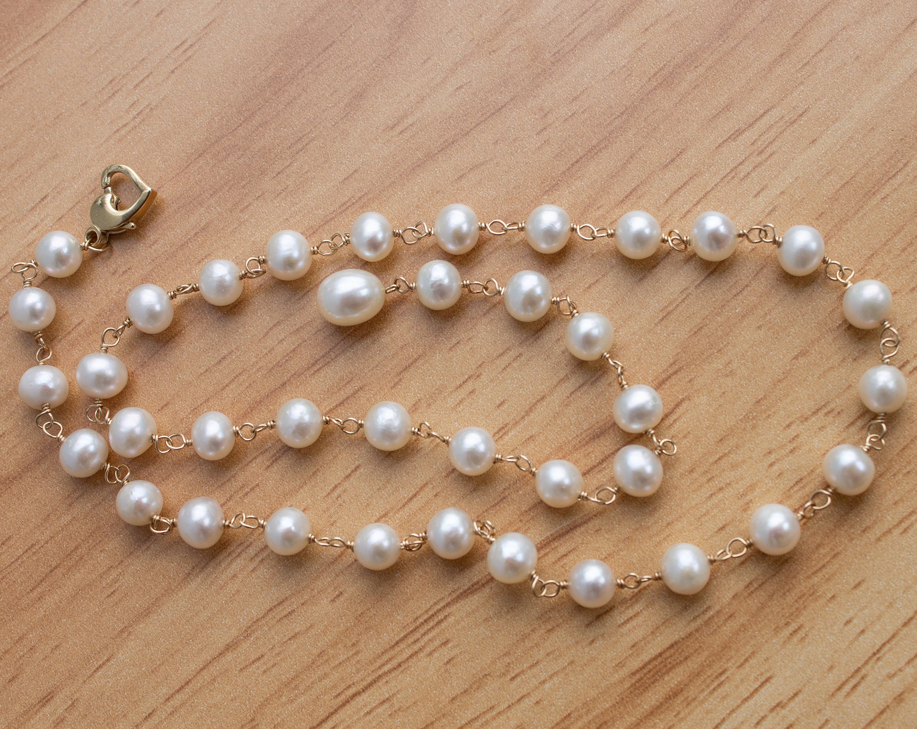 Vintage 14k Yellow Gold White Pearl and Gold Wire Necklace