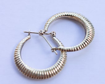 Vintage 14k Yellow Gold Scalloped Hoop Earrings