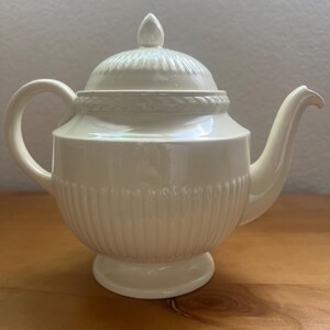 Vintage Wedgwood EDME Tea/Coffeepot
