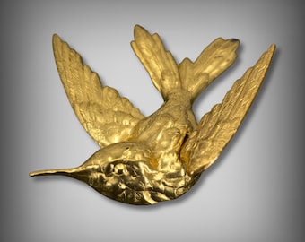 Figura de colibrí grande de latón: Componente para la fabricación de joyas (75 mm)