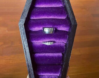 coffin ring case