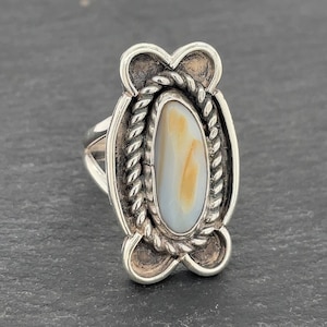 Vintage Sterling Silver Mother Of Pearl Shell Ring Size 6 1/4 Southwestern Hippie Boho Style Jewelry