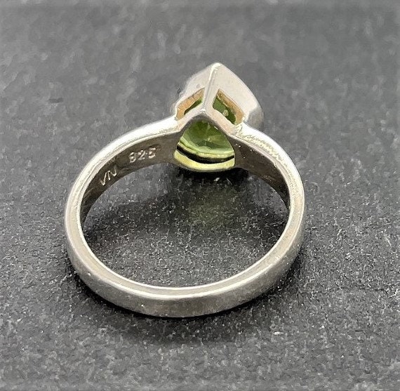 Vintage Sterling Silver And Pear Shaped Peridot R… - image 4