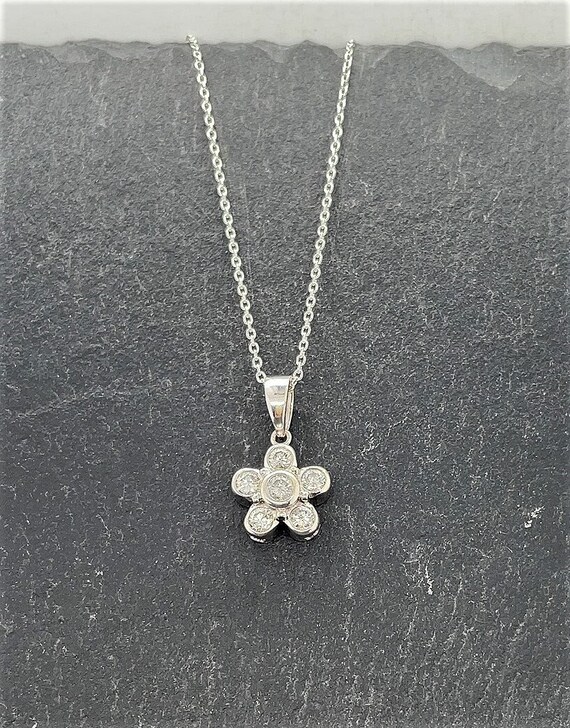 Vintage 14K White Gold Diamond Flower Necklace 18" - image 1