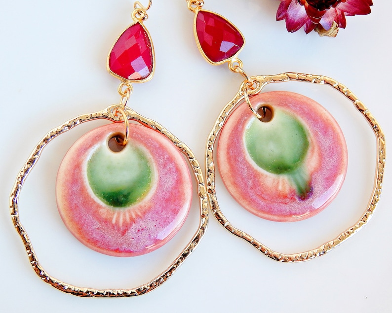 detail of the intense pink and green colors of the porcelain handmade by me in my workshop.