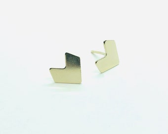 14 karat Gold Chevron Stud Earrings | Delicate Gold Arrow Stud Earrings | Trendy Geometric Gold Earrings | Minimalist Gold Chevron Studs