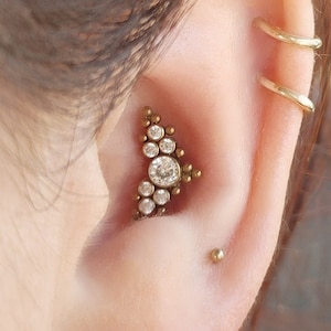 ASTM F136 Titanium Conch Labret, Curved gem and bead Conch Earring, Internally threaded flat back labret, conch stud, conch jewelry