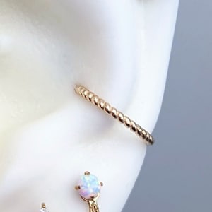 14k Gelb Gold Soft Twisted Conch Hoop, 10mm Hoop, 16 guage, 14 Karat Gold Conch Clicker Hoop Ohrring, Helix, Daith, Septum