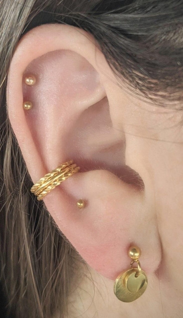 Triple Stacked Conch Hoop Clicker With Twist, Gold Conch