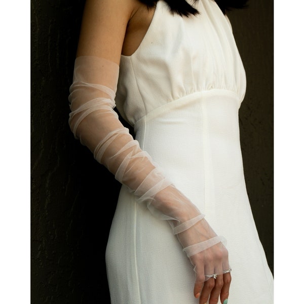 Gants/manches de mariée plissés en filet. Options de couleurs disponibles. Mitaines