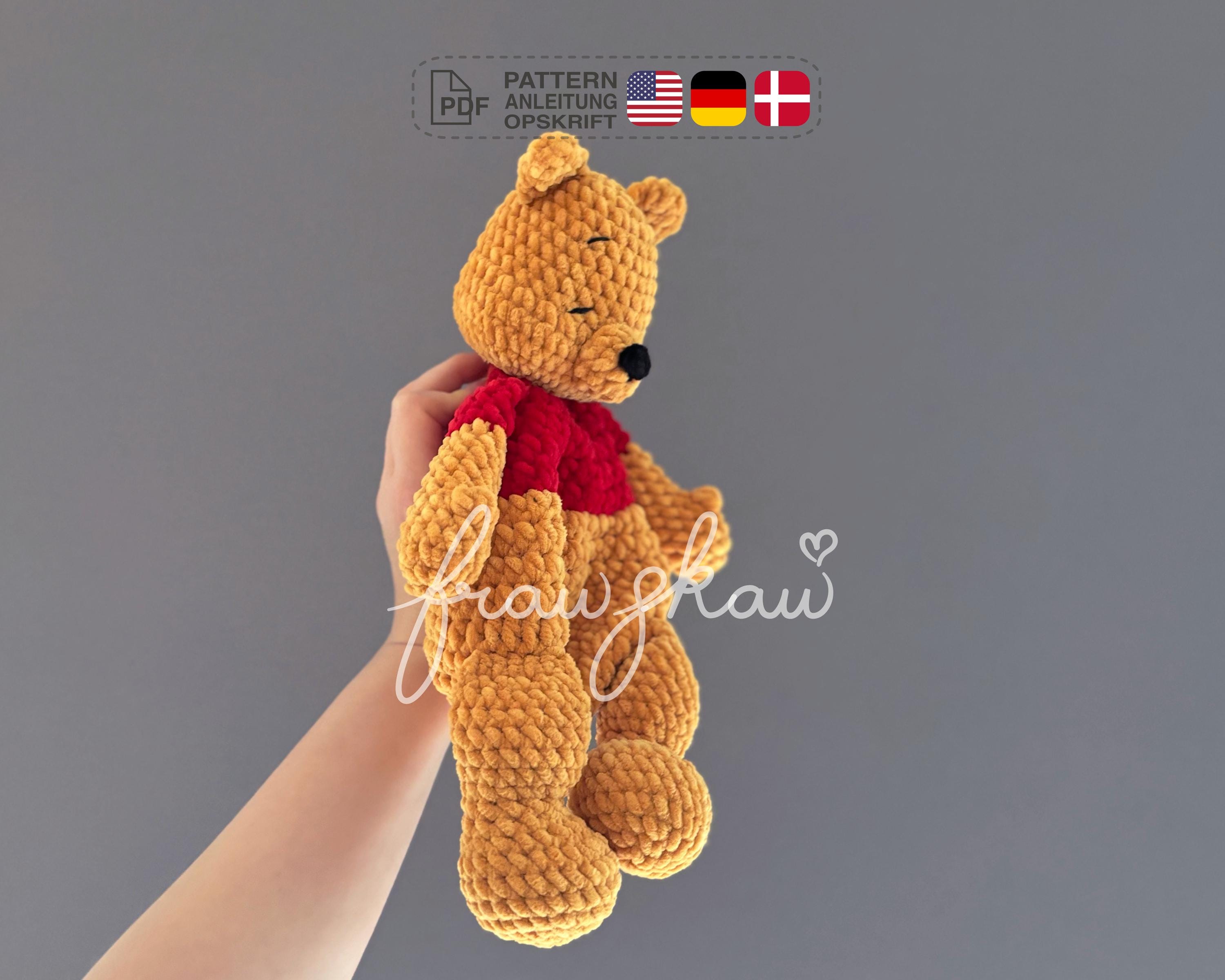Crochet snuggler pattern, Pooh, Bear, pdf in English (US terms), German and Danish.