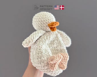 Crochet snuggler pattern, duckling, duck, lovey - PDF in English (US terms) and Danish.