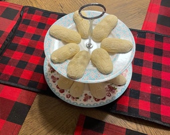 Homemade Saviardi Cookies: Italian Ladyfingers (1 Dozen)