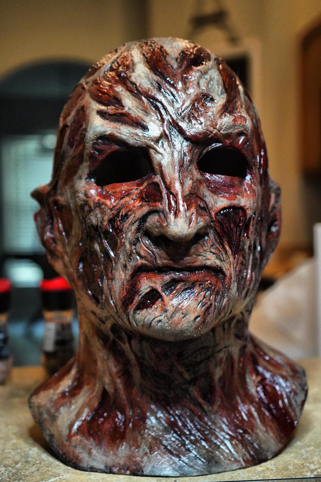 エルム街の悪夢　フレディ　マスク Amazon.co.jp: エルム街の悪夢 フレディー マスク コスチューム