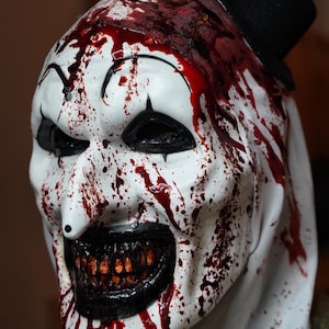 Terrifier art die Clown Maske, Weiß Hut und Kopfbedeckung blutverschmiert! Latexfreie Gesichtsplattenmaske
