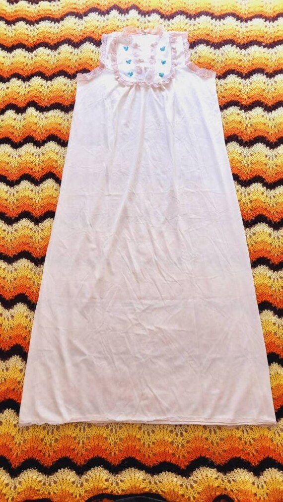 Vintage 1970s Cream colored embroidered Nightgown… - image 6