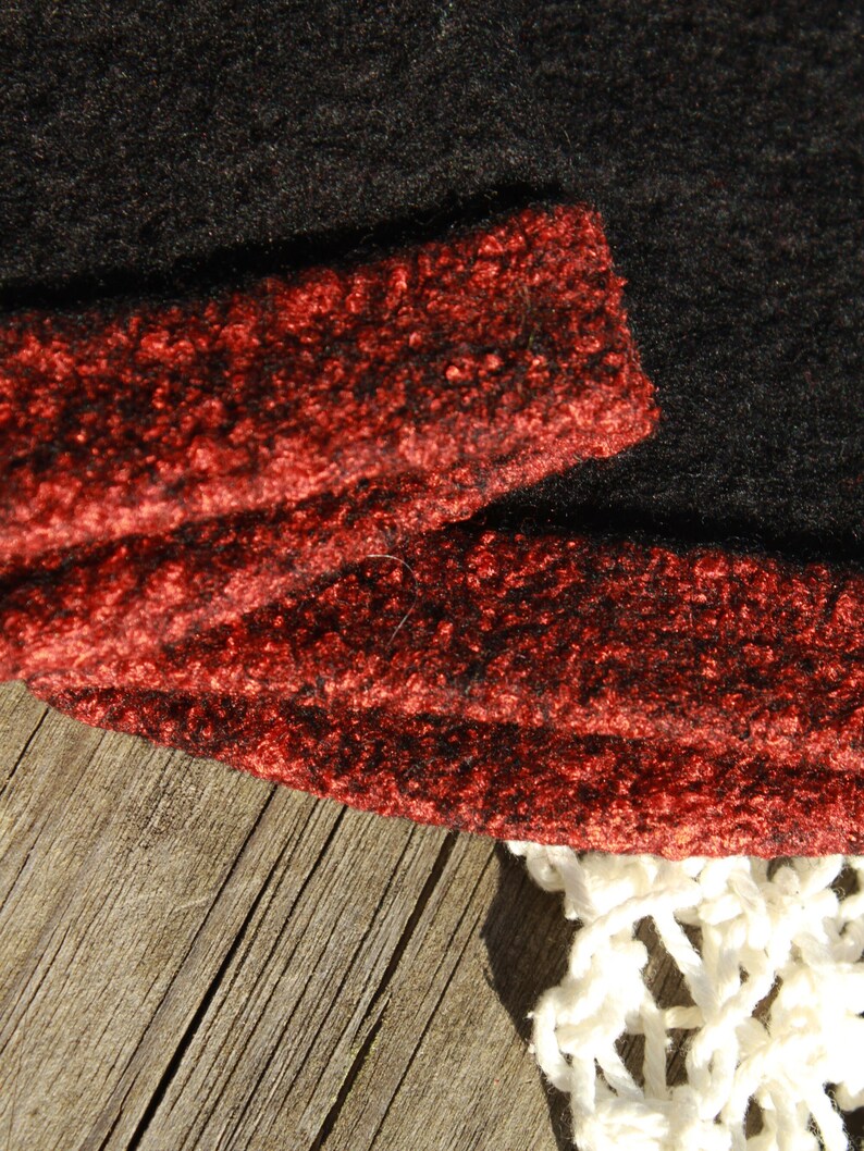 Hand warmers could be a perfect Mom Day gift idea for mothers who love fashion and quality pieces. These felted arm sleeves are all handmade by me with love and care in Europe, Lithuania.