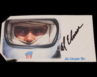 Zdjęcie z autografem Ala Unsera Seniora! Czterokrotny zwycięzca wyścigu Indy 500, mistrz wyścigów autografów, zabytkowy kask Harley nr 1 – kierowca Formuły 1 w Indycar