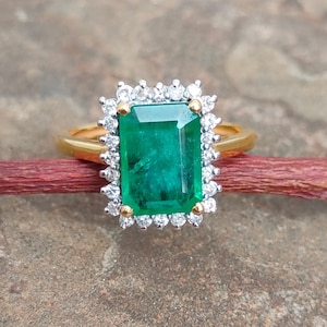 Certified 2.37 Carat Emerald Ring, Hallmarking 14k Yellow Gold Ring, Natural Zambian Emerald & Natural Diamond Halo Ring, Engagement Ring