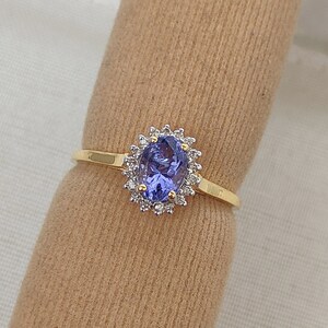 Gecertificeerde 18k geelgouden ring, natuurlijke tanzaniet en natuurlijke diamanten haloring, sierlijke tanzaniet gouden ring, cadeau voor haar