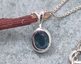Handmade Green Sapphire Pendant: 0.85 Carat, 925 Sterling Silver