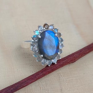 Classic Vintage Ring, Large Natural Labradorite Halo Ring, 92.5 Sterling Silver Ring, Labradorite [Blue Flash] Silver Ring, Gift For Her