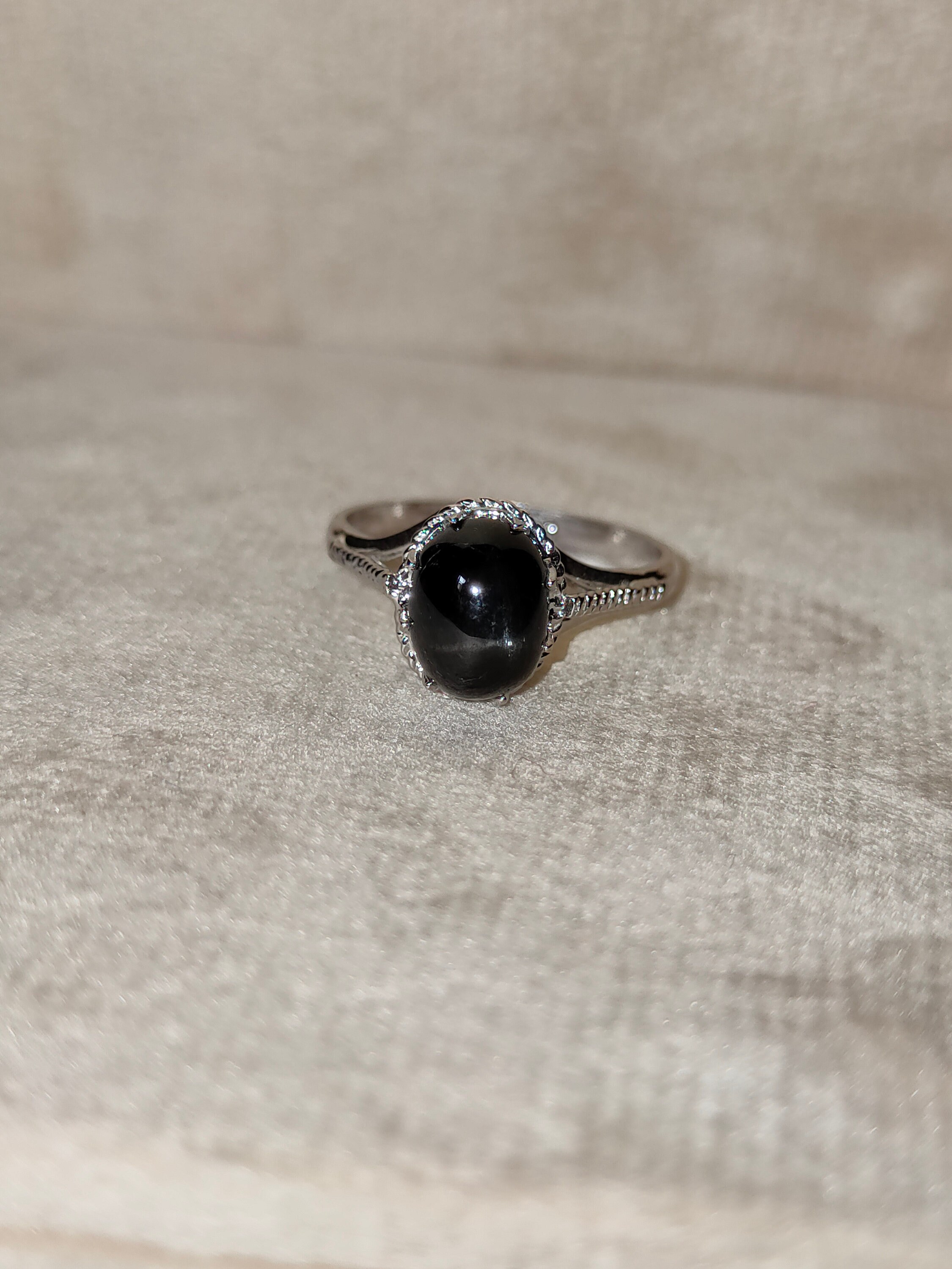 HASH. Black Star Round Cabochon Ring