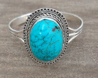 Pulseira artesanal em prata de lei com turquesa: pedra cabochão natural
