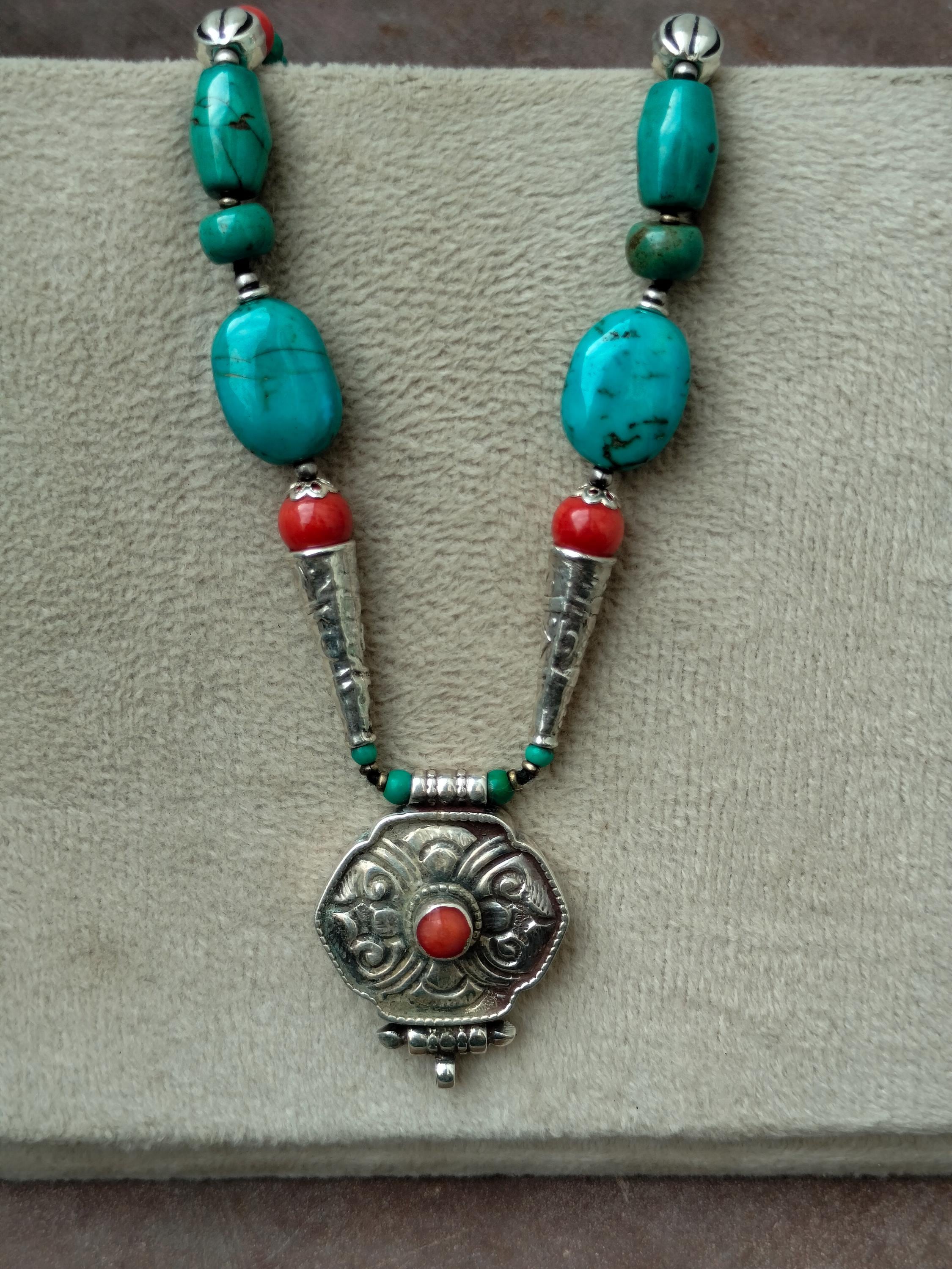 Tibetan Turquoise Coral アンティークネックレス Beautiful Tibetan Turquoise Red Coral Silver Vintage