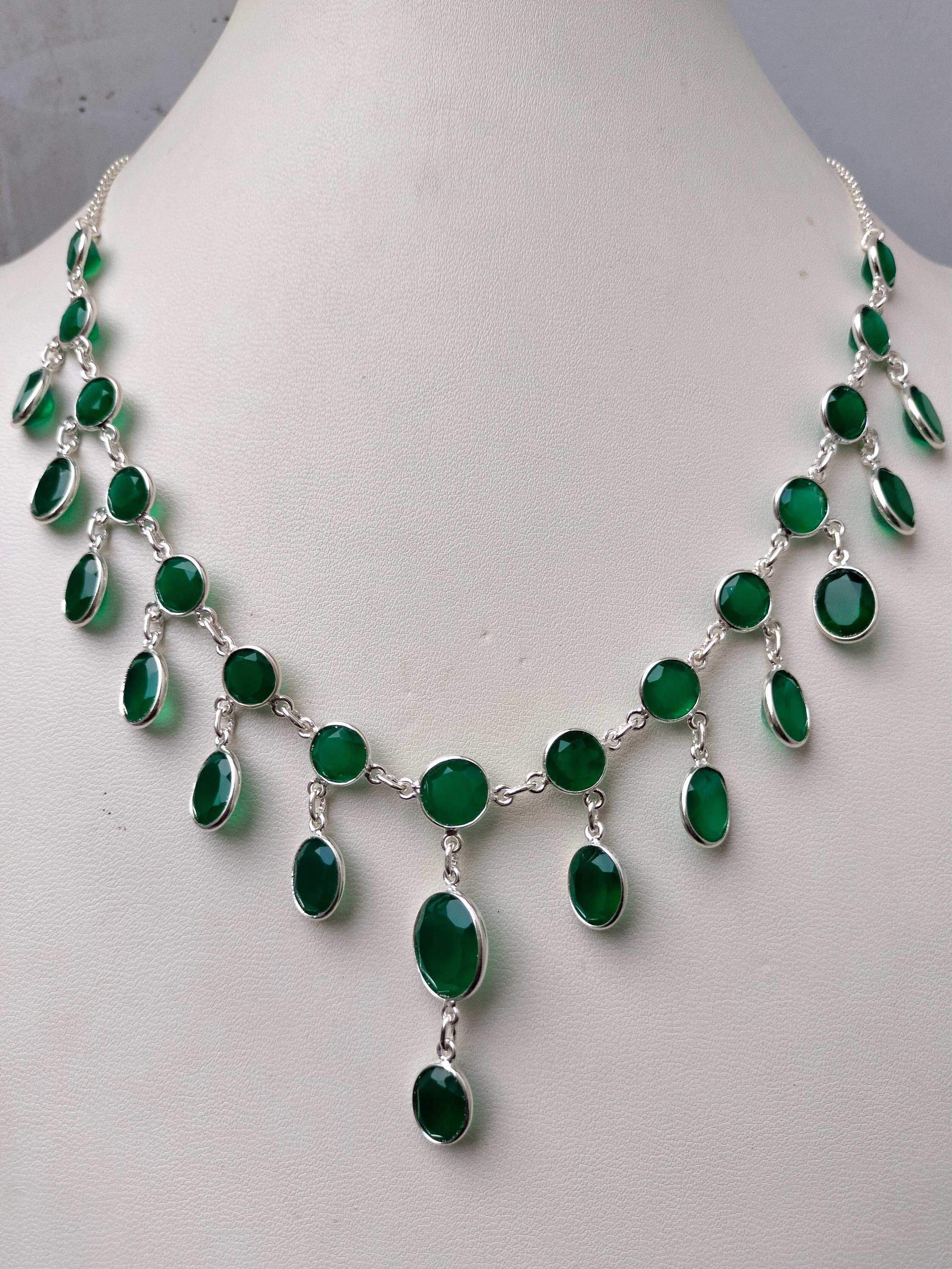 グリーンオニキス スターリングシルバーネックレス：ハンドメイドの