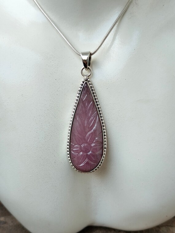 手彫りルビーペンダント：925スターリングシルバーネックレス - Etsy 日本