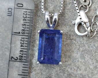 Tanzanite Pendant 5.20 Carat  92.5 Sterling Silver, Faceted Gemstone