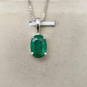 Emerald Necklace: 1.65 Cts Oval Gemstone, Sterling Silver Pendant