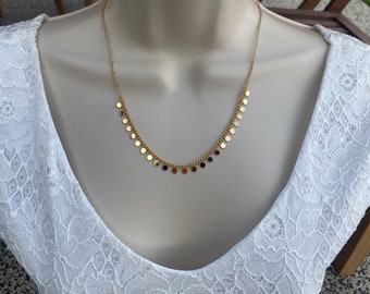 Anjalina necklace plated with fine 18-carat gold, chain dotted with fine golden tassels and link chain, medals, boho