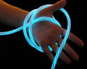 Coupe du cordon, libération d'énergie, nettoyage et protection dans les 24 heures