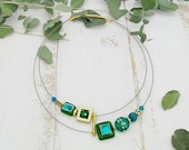 minimalistische Kette zweireihig in grün und petrol mit Glasperlen und Polaris