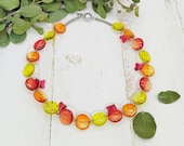 leuchtende Statement Kette mit Schmetterlingen