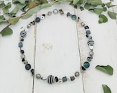 elegante Statement Kette mit Hornperlen, Perlmutt und Glaselementen