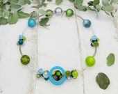 extravagante Statement Kette mit großen Kugeln in Meerestönen